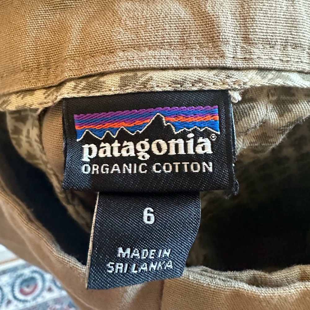 Patagonia shorts size 6 in excellent condition